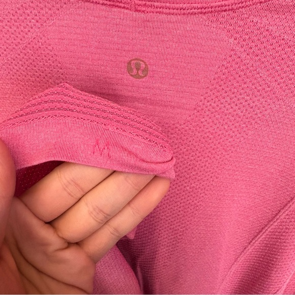 Lululemon Medium Metal Vent Tech Pink - Picture 3 of 3